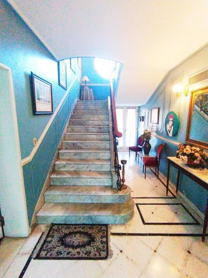 Crisostomo Alvarez 4700 - Beverly Hills 5