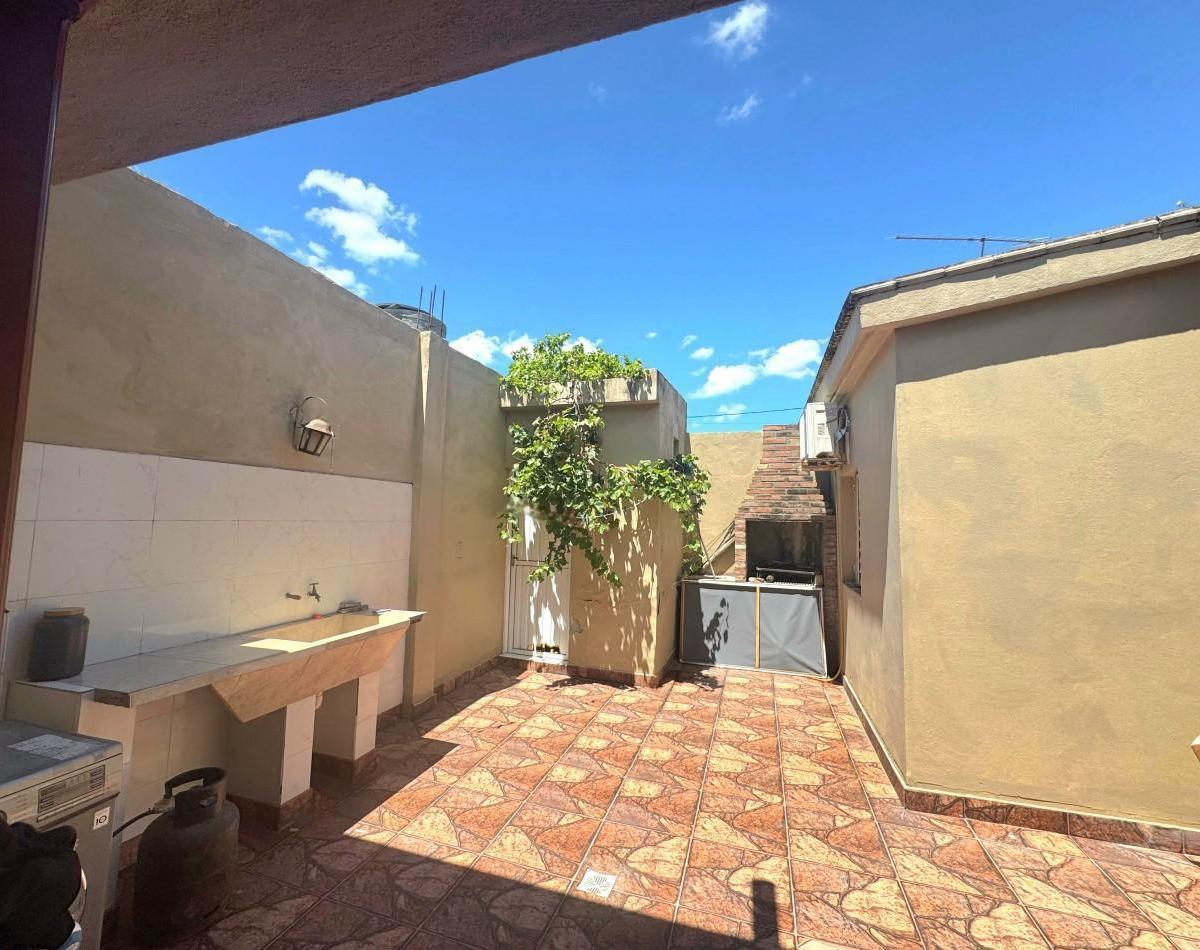 Termas de Rio Hondo - C/ Leopoldo Lugones Al 1800 Casa de 3d C/ Cochera y Patio 2