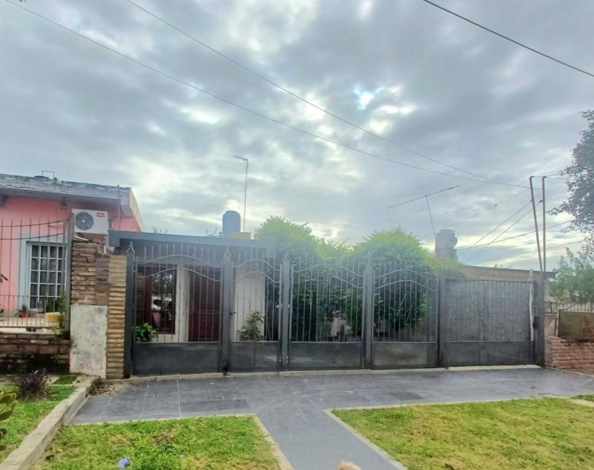 Termas de Rio Hondo - C/ Leopoldo Lugones Al 1800 Casa de 3d C/ Cochera y Patio 5