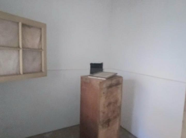 C/ Crisostomo Alvarez al 1700 - Casa a Refaccionar de 4D + Dep + Fondo 5