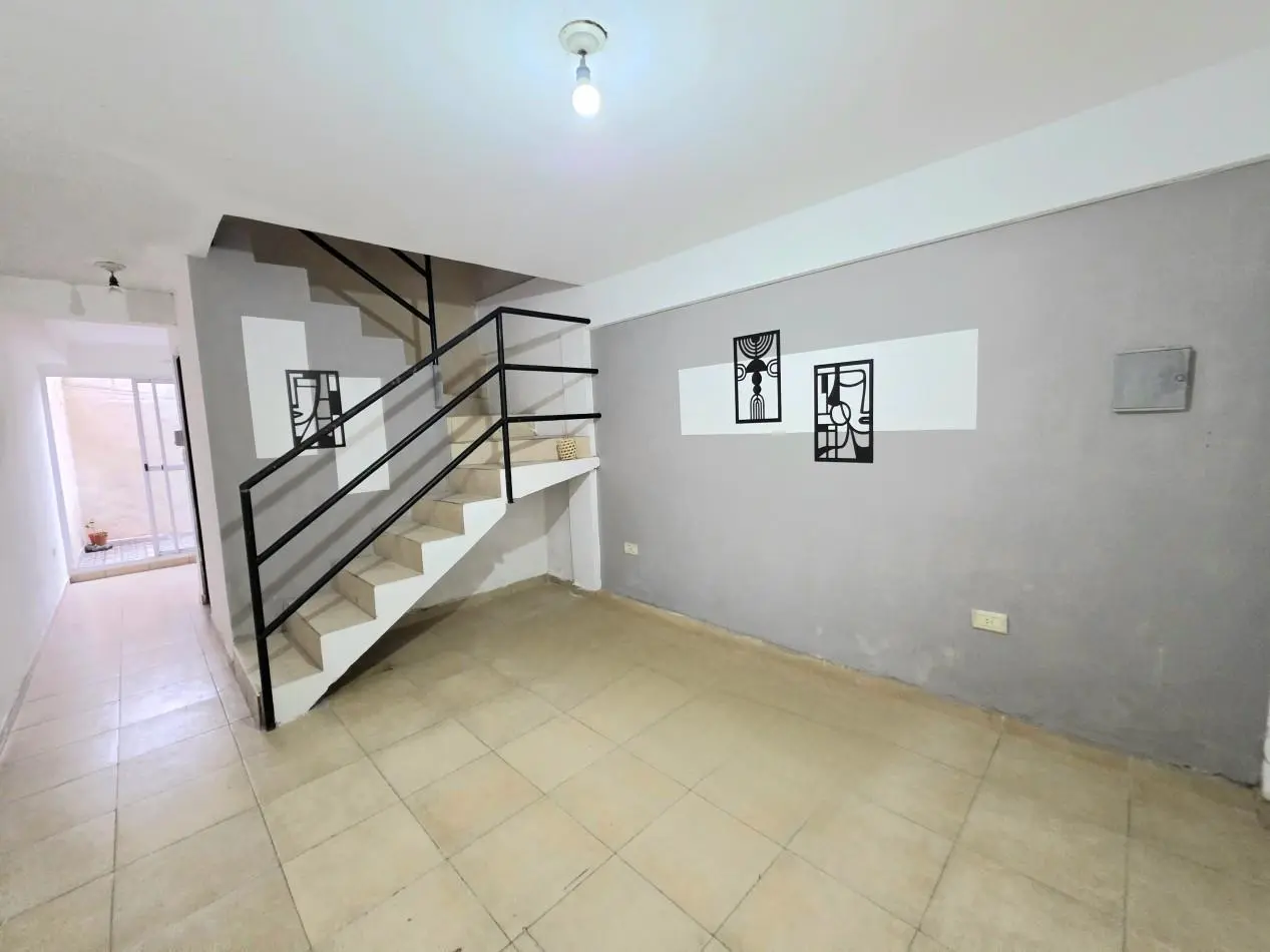 C/ Corrientes 3046 - Duplex 2D c/ Patio y Cochera 3