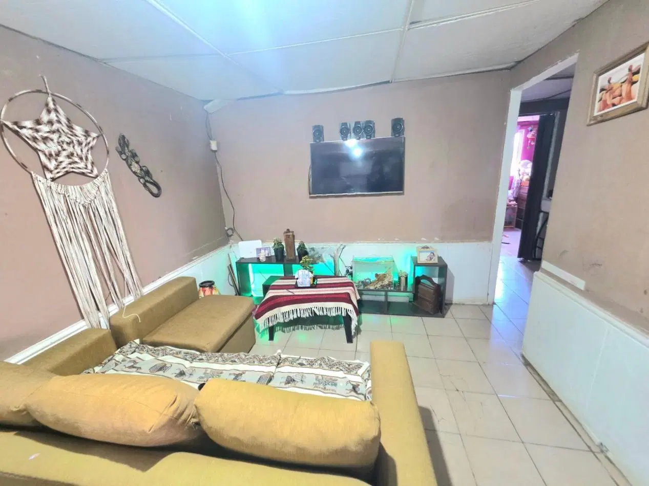 Catamarca al 1500 - Casa de 2D + Depto. 2D + Cochera 4