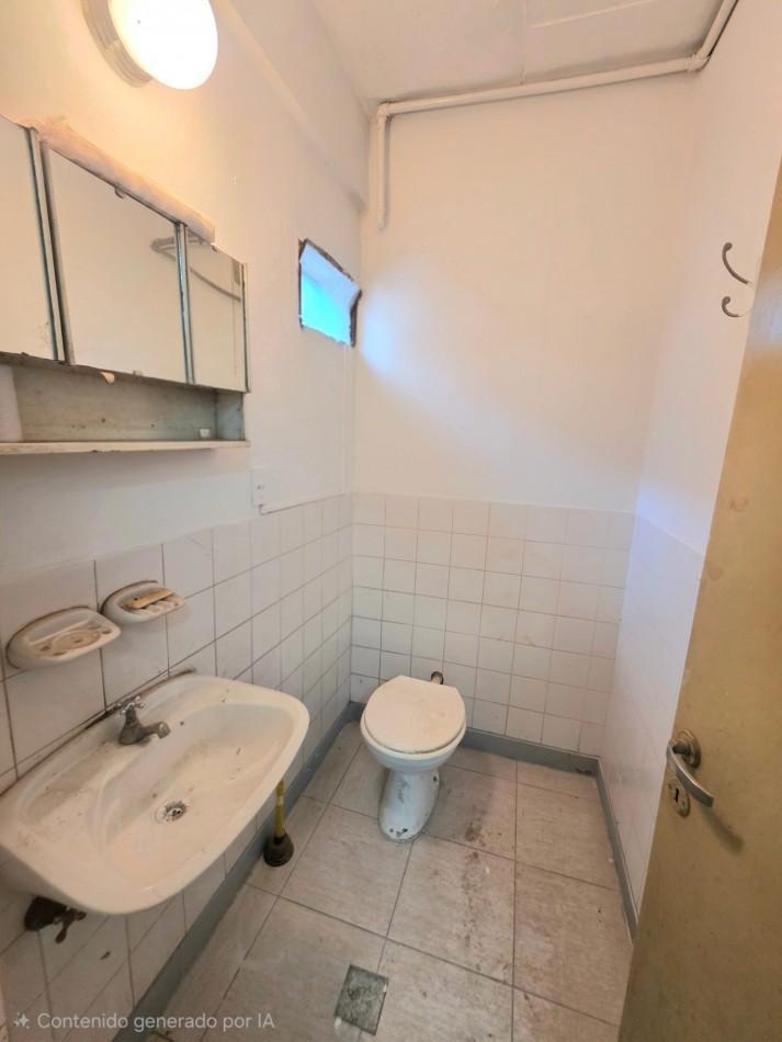 Foto de Bolivia y Maipu Tres Locales Comerciales c/ Baño Privado a la calle, imagen 2