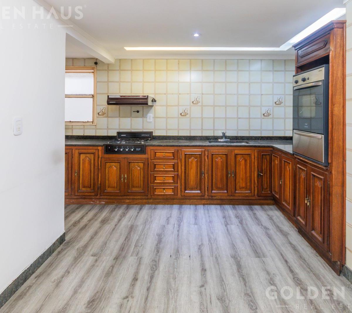 Departamento 4 Ambientes con Dependencia en Barracas 4