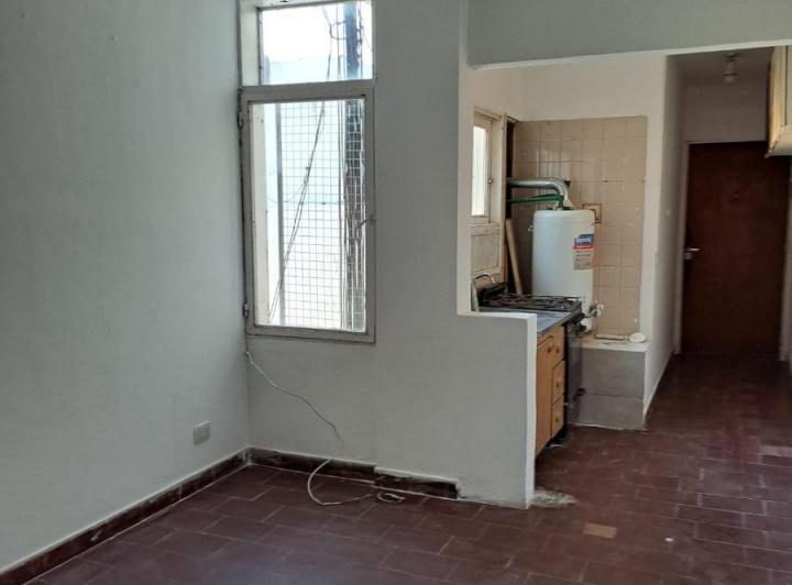 Monoambiente en alquiler piso alto SIN expensas 2