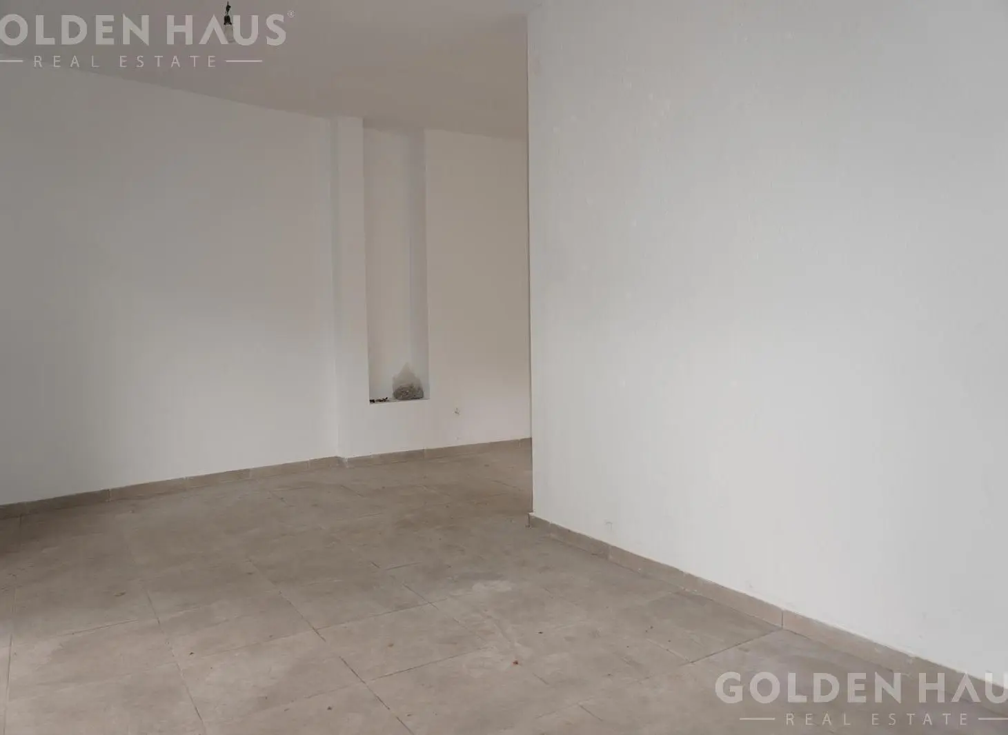 VENTA LOCAL COMERCIAL AL FRENTE 5