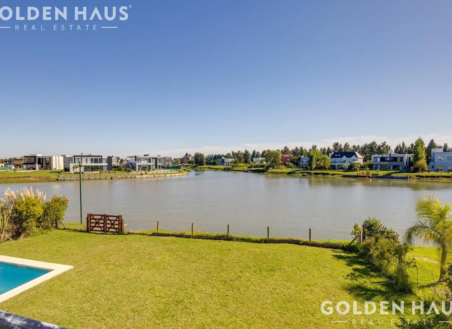Venta casa 5 ambientes al lago con piscina en Canning 2