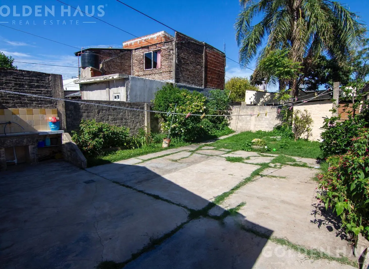 Venta PH tipo casa 4 ambientes con patio en Isidro Casanova 2