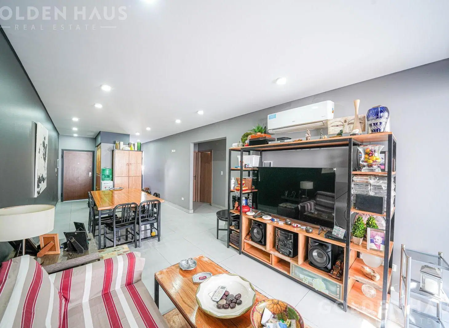 Venta Departamento Tres Ambientes Cochera y Patio 2