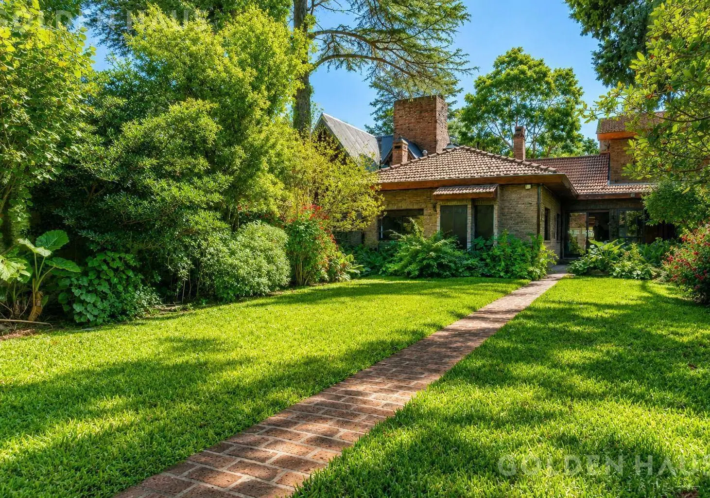 Casa en lote propio 12x54m en Castelar 5