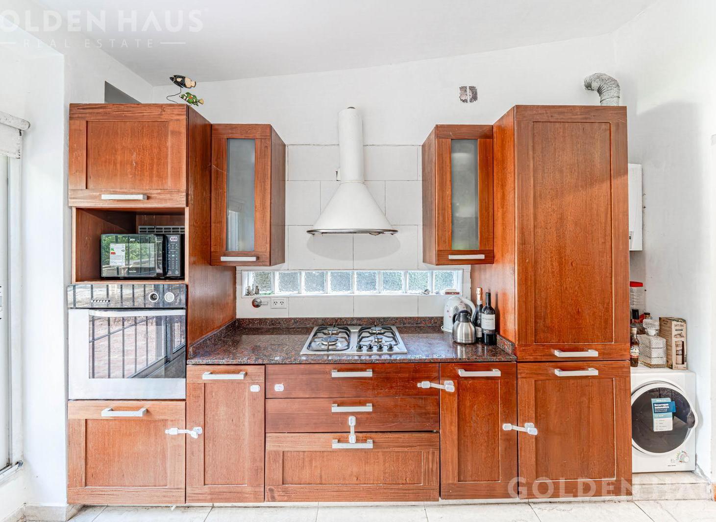 Foto de Casa 6 amb con 4 baños, quincho, jardín, pileta, parrilla, 2 balcones, imagen 4