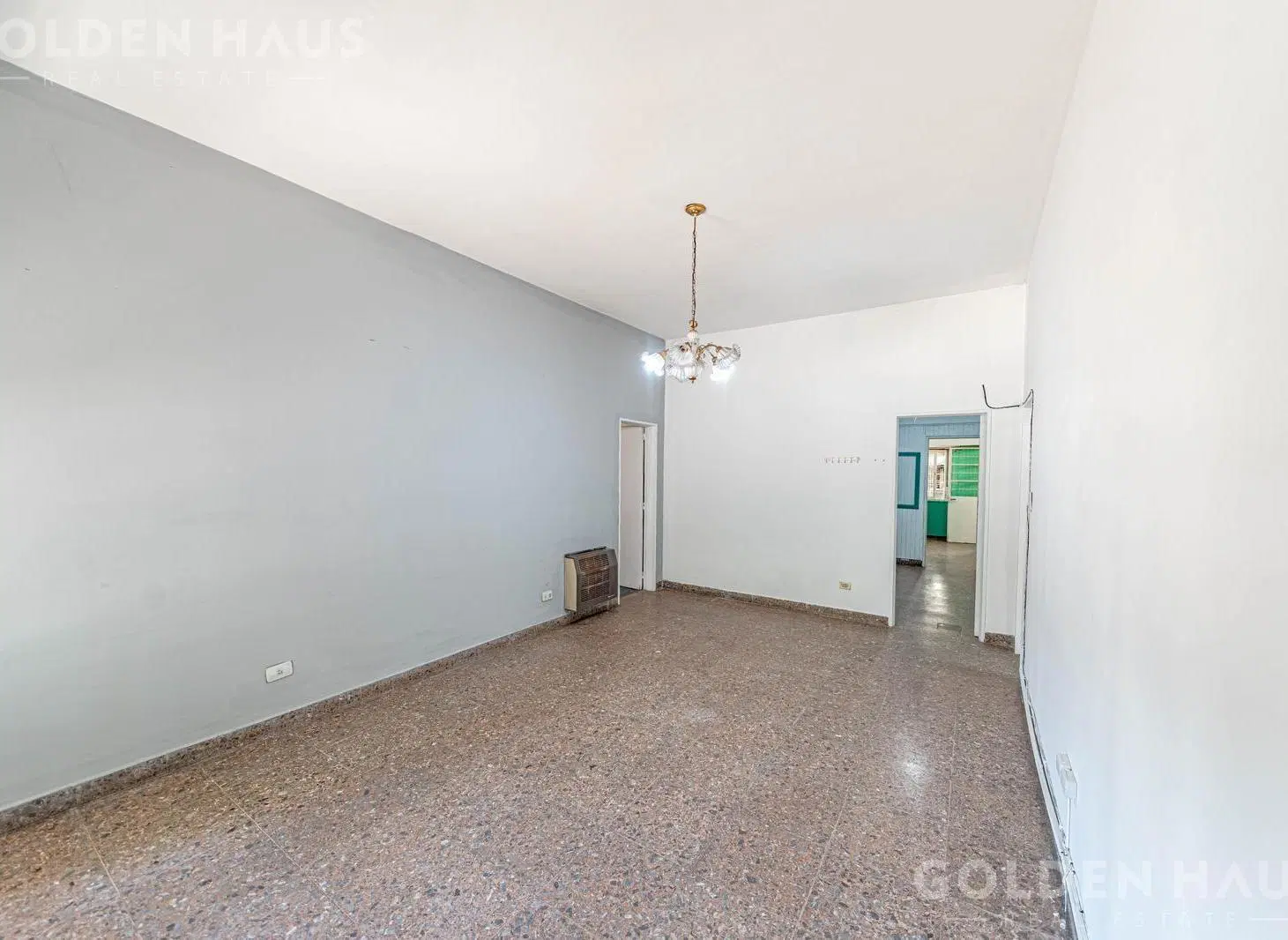 Alquiler de casa en lote propio 10 x 22,40m con fondo, parrilla, terraza y cochera cubierta 4