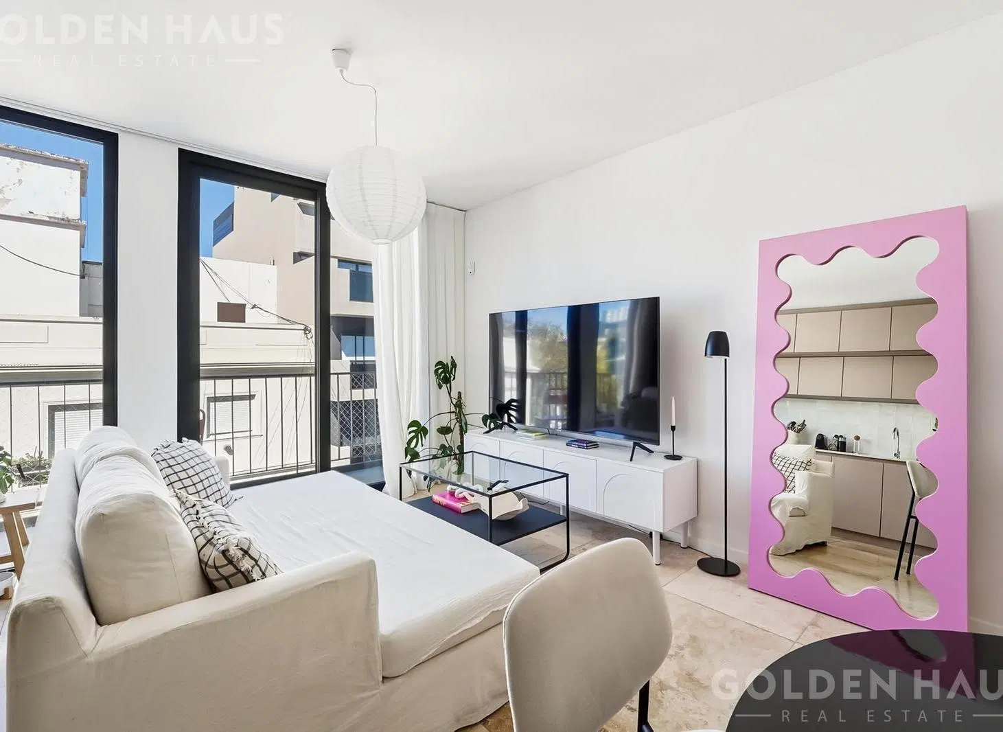 Hermoso departamento de 2 amb. a estrenar con balcón al frente 2