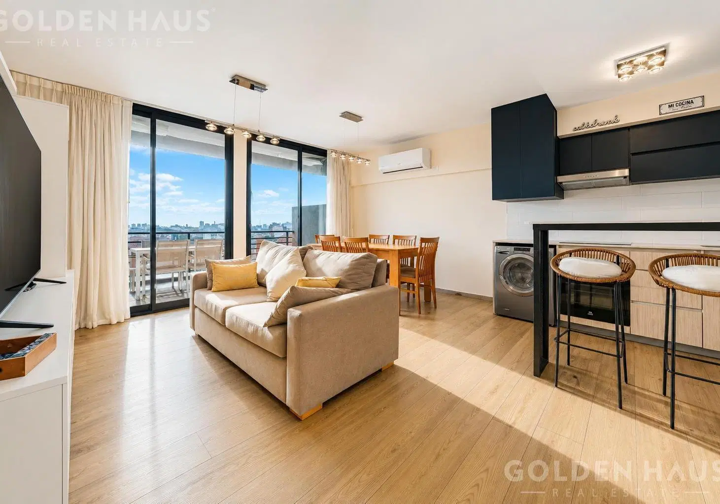 Departamento de 3 ambientes con Balcón en Monte Castro 3