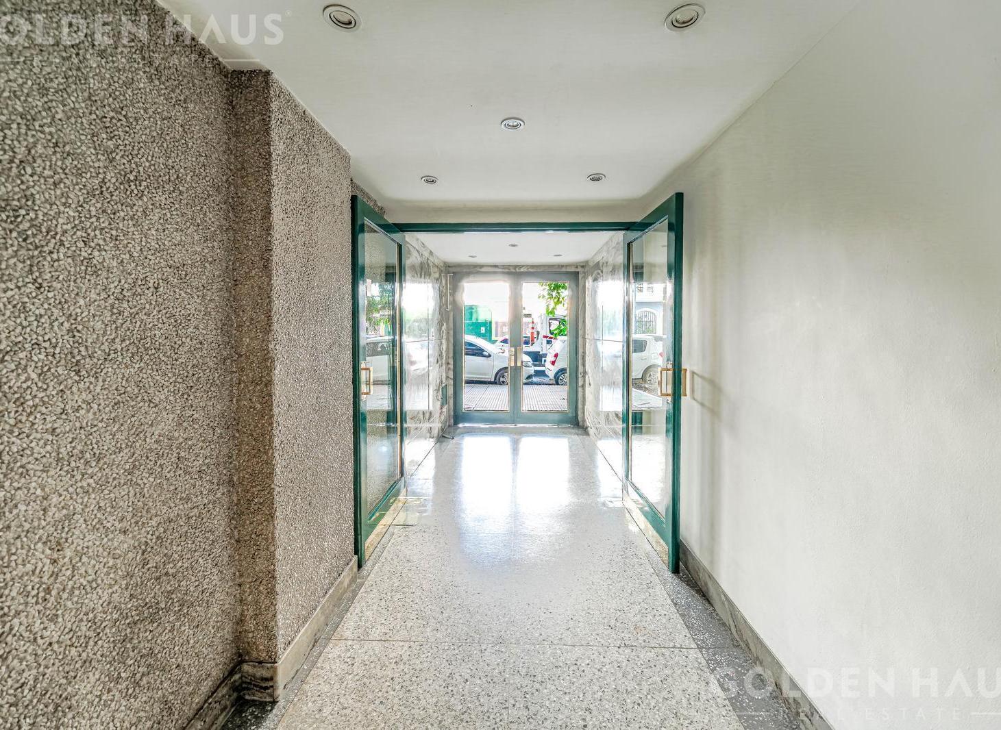 Departamento en Venta - 3 Ambientes - Velez Sarsfield - Apto Crédito - Piso Alto