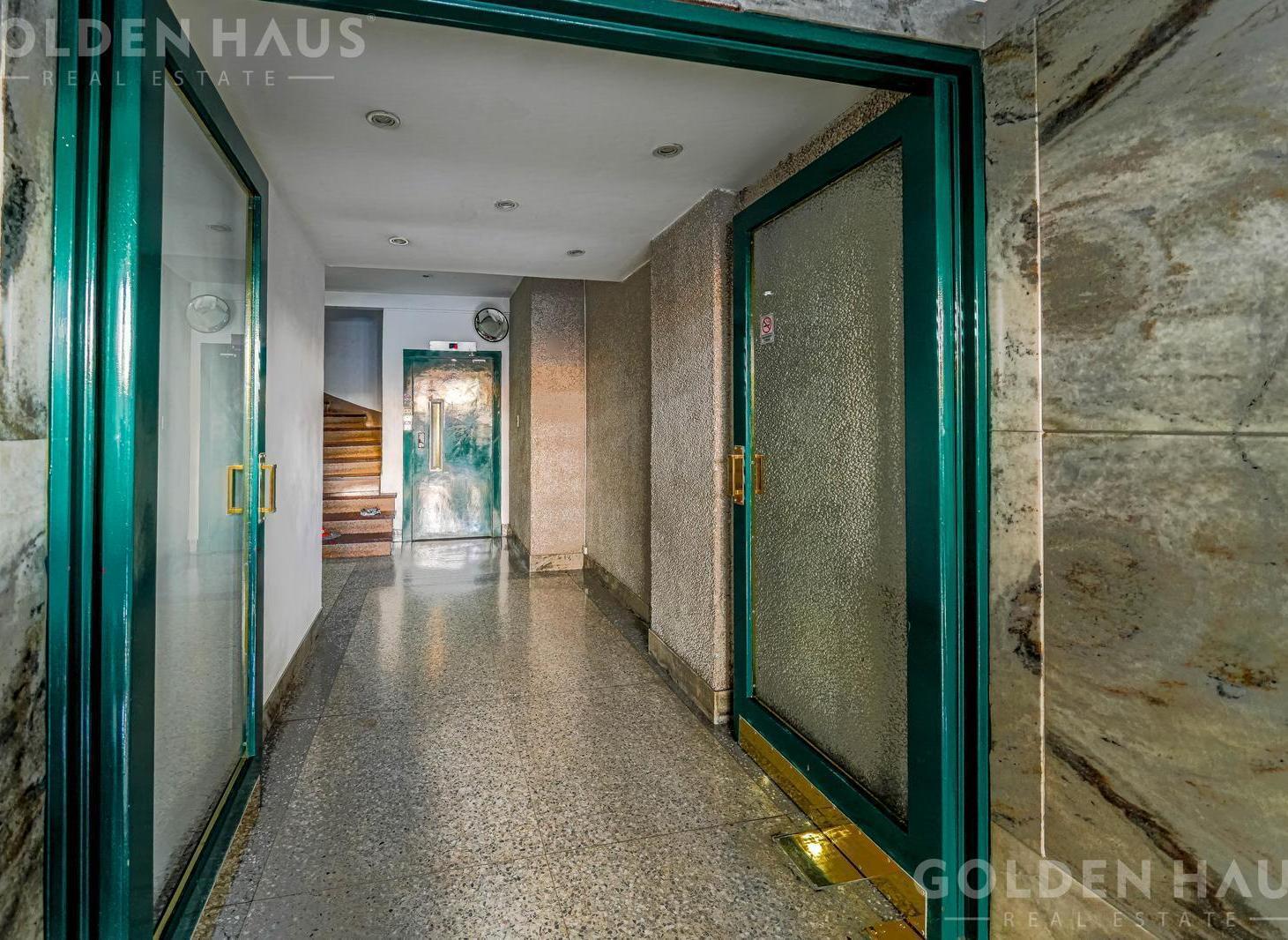 Departamento en Venta - 3 Ambientes - Velez Sarsfield - Apto Crédito - Piso Alto