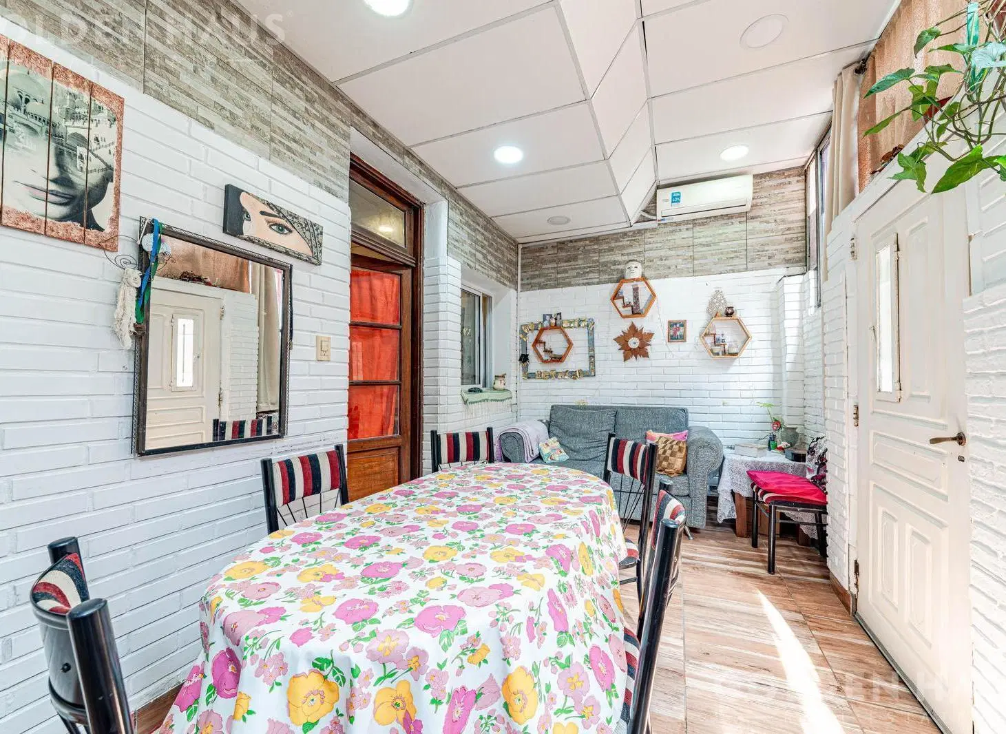 PH 5 ambientes con terraza y sin expensas en Liniers 3