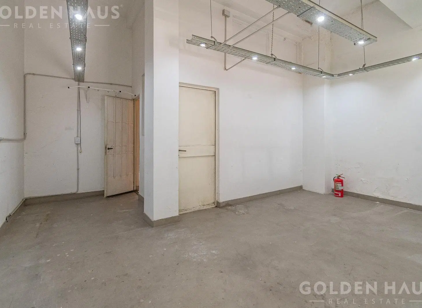 OPORTUNIDAD Local con patio propio en Av. Independencia – Bajas expensas y apto crédito 4