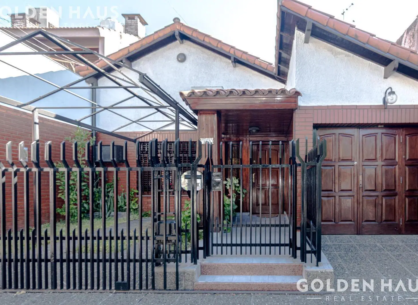 Casa 4 Amb con parque, quincho y piscina en la mejor zona de ramos mejia. Lote de 8,66x40 4