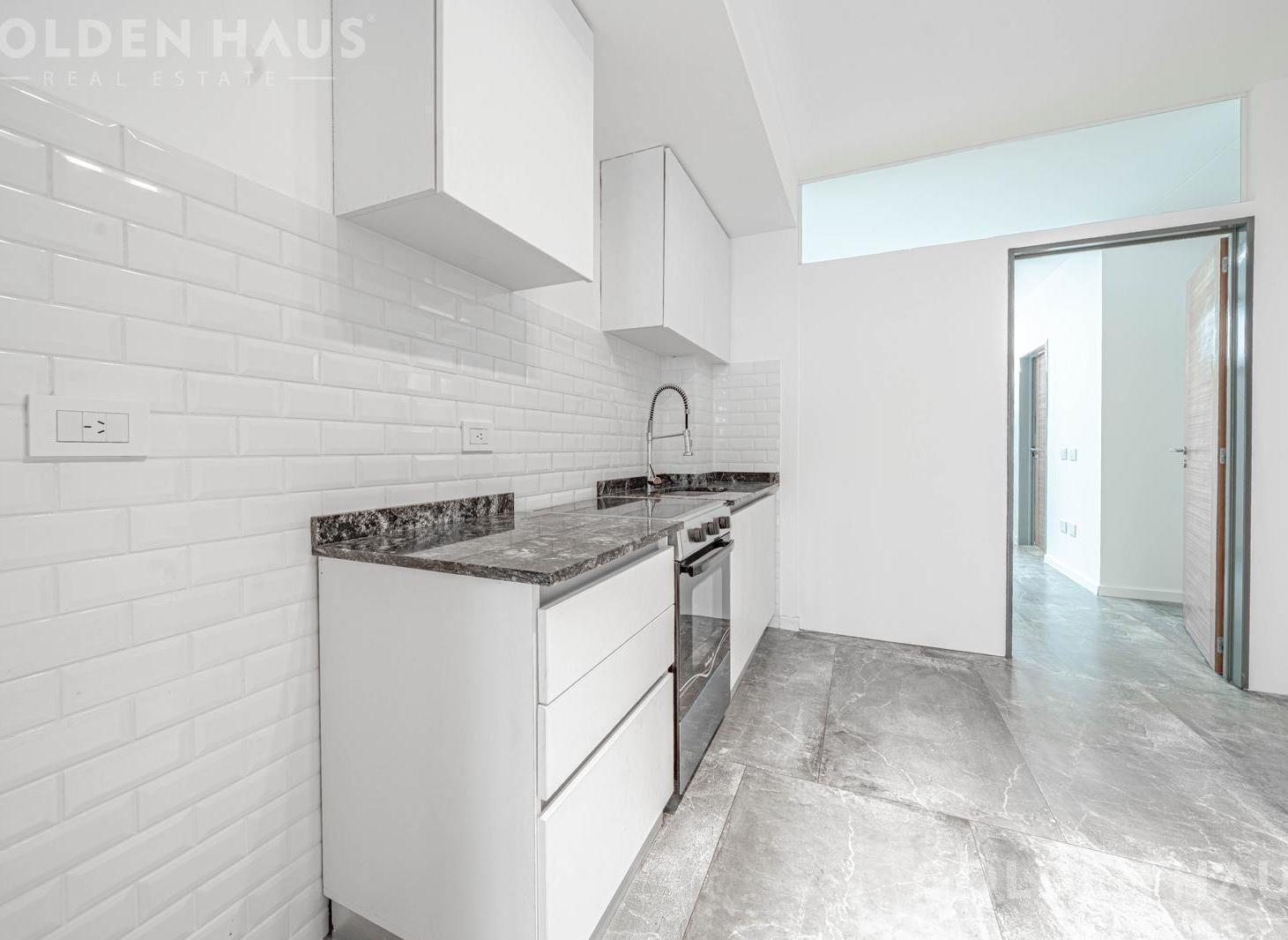 Foto de Departamento 2 ambientes apto profesional en la mejor zona de villa luro, imagen 2