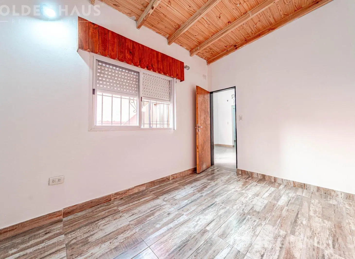 Venta PH tres ambientes con patio y terraza 5