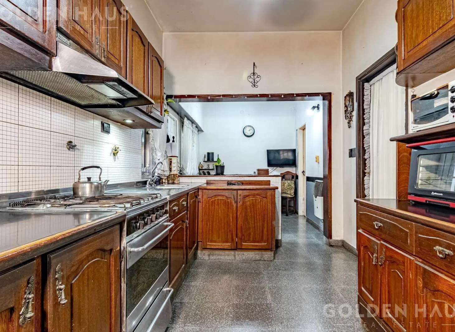 Casa en lote propio con potencial constructivo en el barrio de Floresta 2