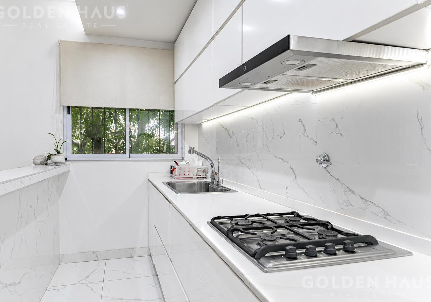 Foto de PH de 4 ambientes con Terraza, Quincho y Parilla en Flores, imagen 2