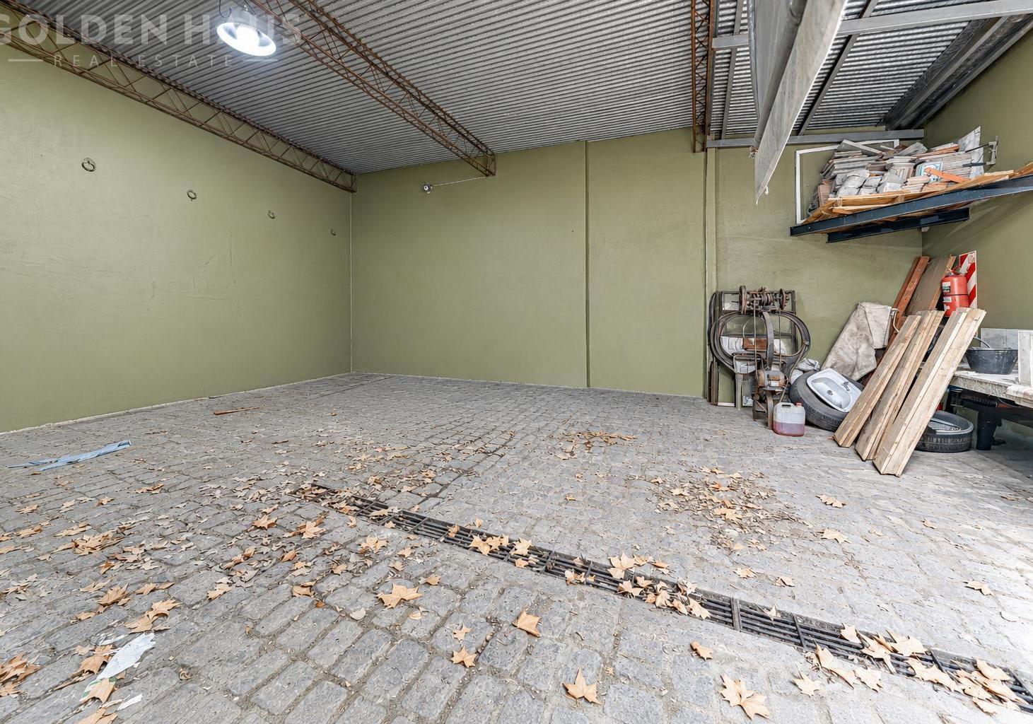 Foto de Depósito con Oficinas en venta en Mataderos, imagen 1