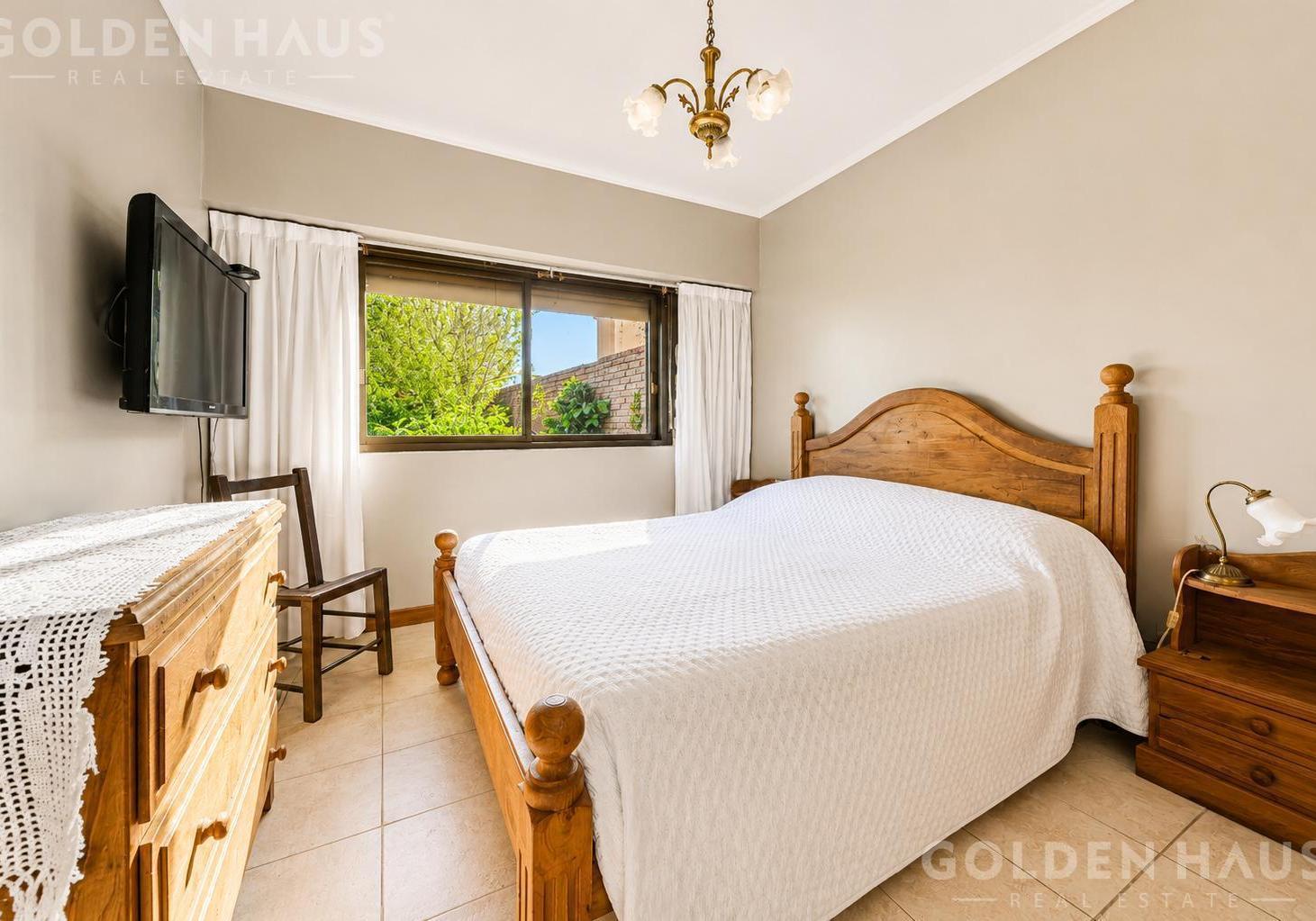 Foto de Casa en lote propio 12x54m en Castelar, imagen 5
