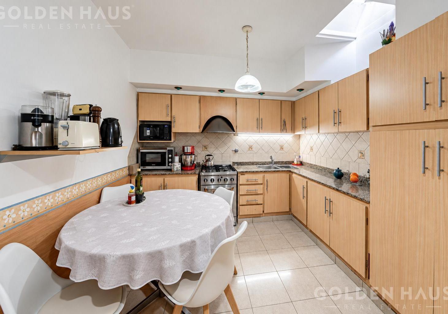 Foto de Casa 5 ambientes con quincho y parrilla en Liniers de 8,66 x 27, imagen 3