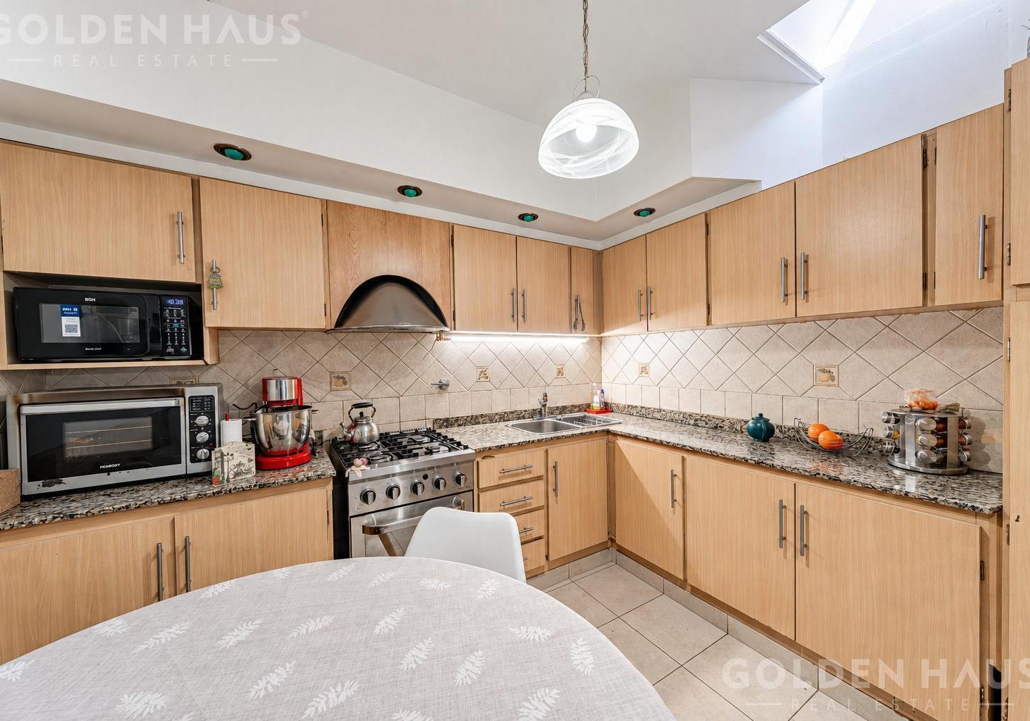 Foto de Casa 5 ambientes con quincho y parrilla en Liniers de 8,66 x 27, imagen 4
