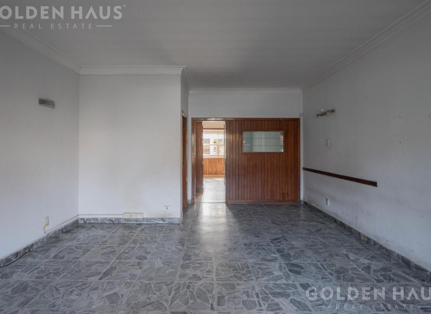 Foto de Casa Quilmes Residencial con Jardin y Quincho a Remodelar, imagen 2