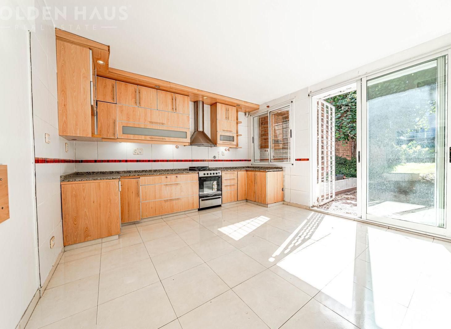 Foto de Casa 6 ambientes en lote propio 8,66 x 42 con parque y piscina en Villa, imagen 2