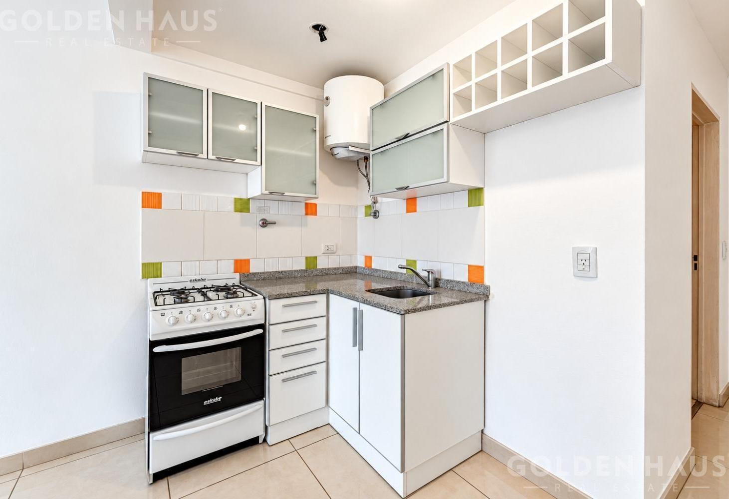 Foto de Departamento monoambiente al frente con balcón 8vo piso, imagen 3