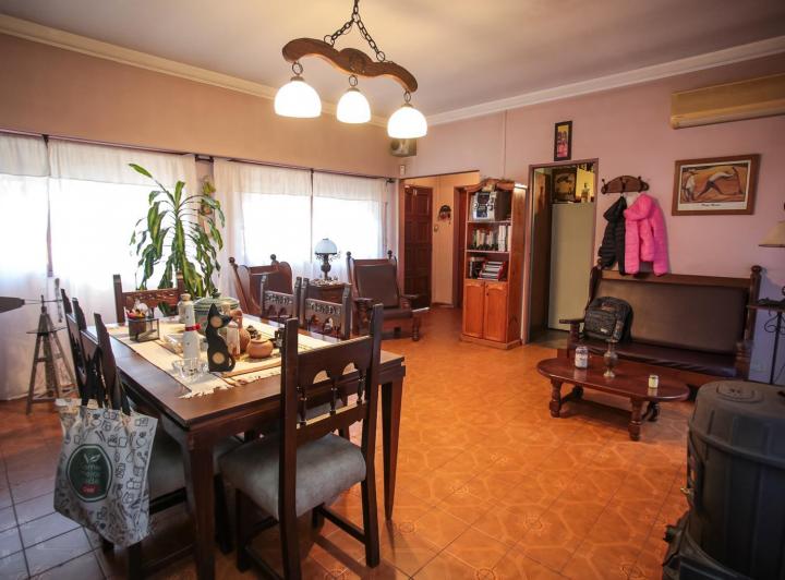CASA 3 DORMITORIOS CON DEPENDENCIA Y GARAGE 5