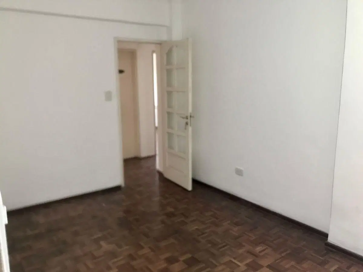 Departamento de 97 m2 con 4 dormitorios en alquiler en Centro Ciudad 3
