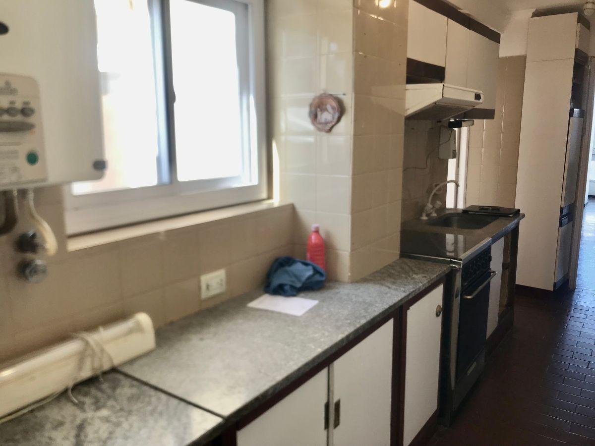 Foto de Departamento de 97 m2 con 4 dormitorios en alquiler en Centro Ciudad, imagen 1