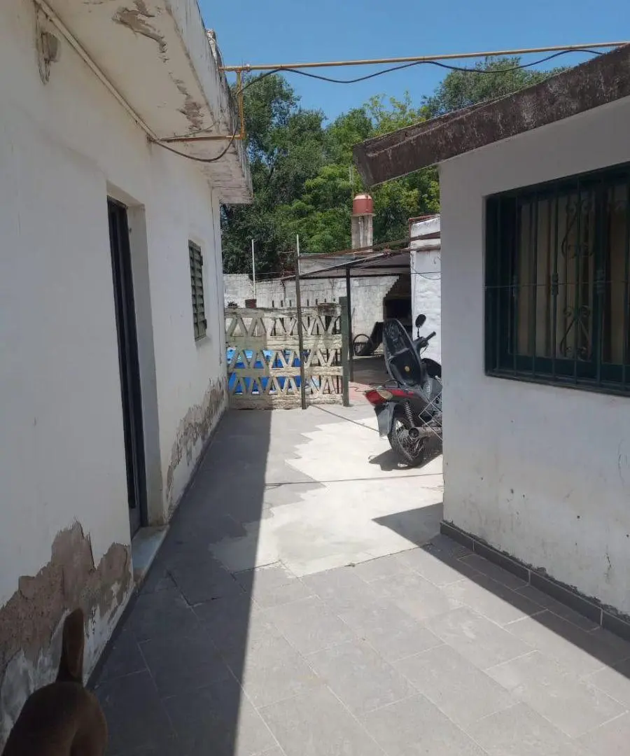 OPORTUNIDAD EN ARGÜELLO NORTE – GRAN TERRENO + 2 DEPARTAMENTOS 2