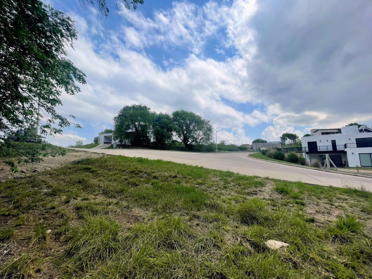 Foto de VENDO LOTE EN COUNTRY DE ALTOS DE CARLOS PAZ, imagen 3