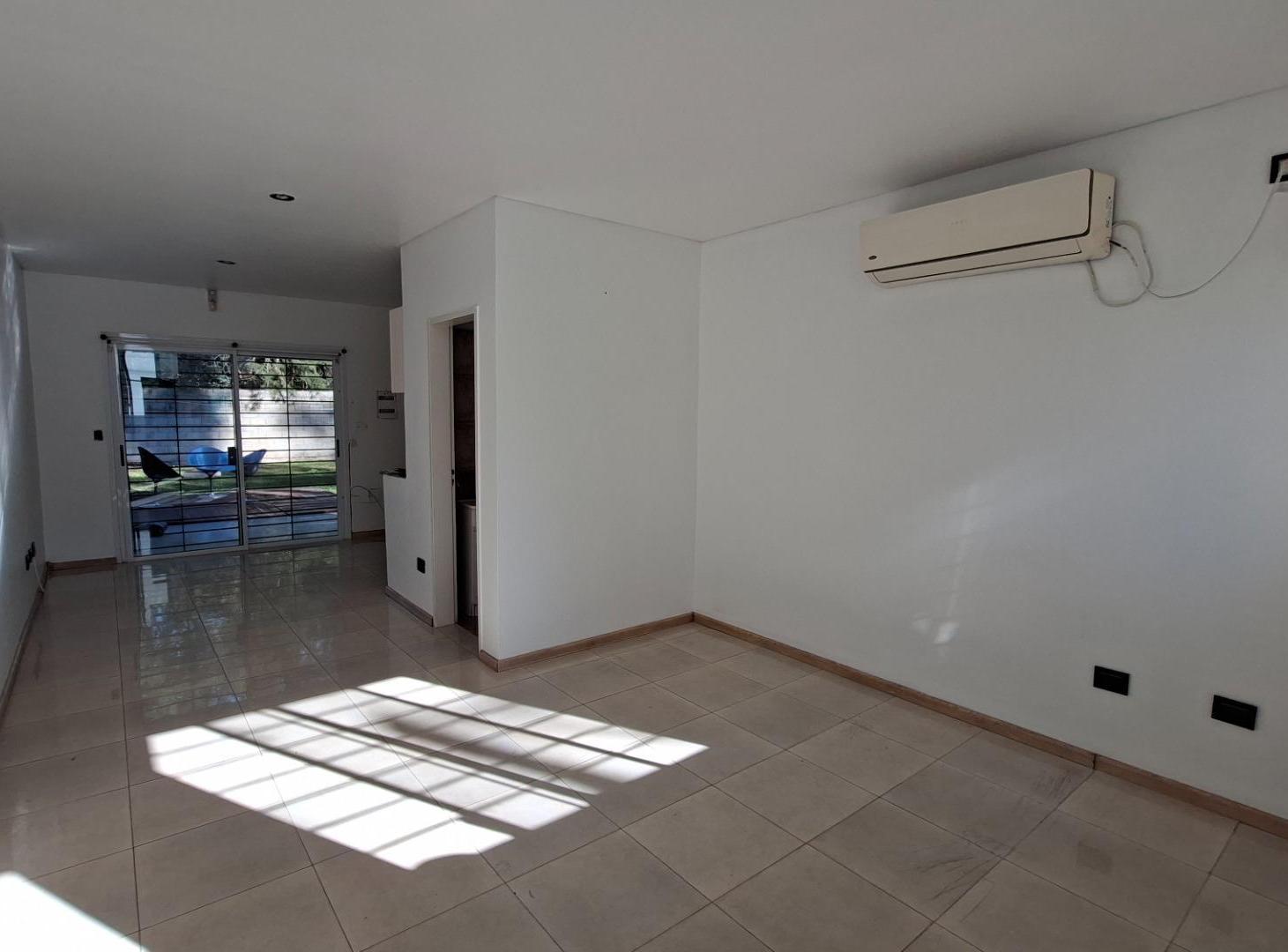 Foto de ALQ DUPLEX 3 AMBIENTES CON JARDIN EN DEL VISO, imagen 2