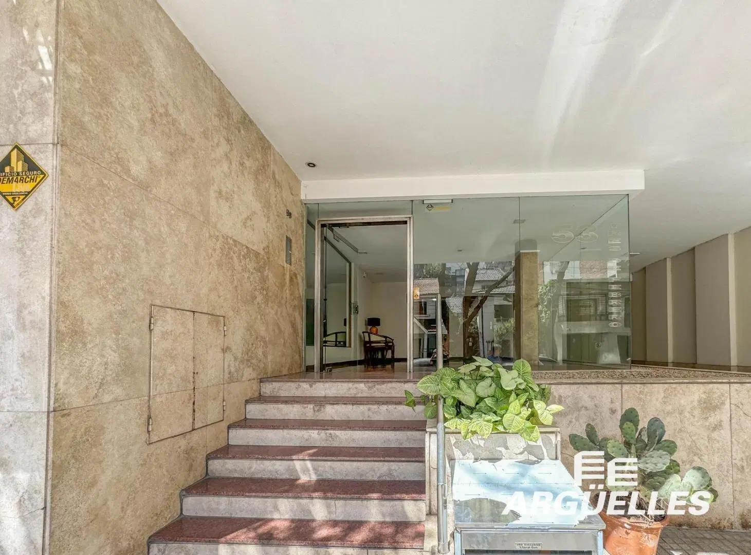 Venta Departamento 4 Dormitorios con cochera Rosario Centro 2