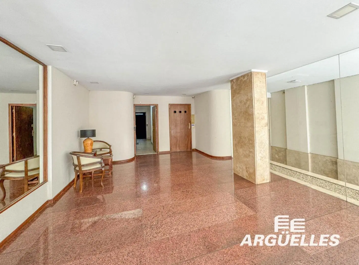 Venta Departamento 4 Dormitorios con cochera Rosario Centro 3