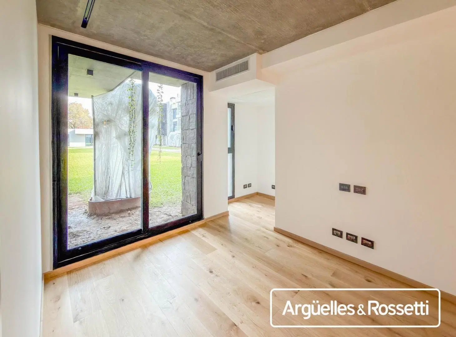 Alquiler Departamento 1 Dormitorio con Cochera Fisherton Park 2