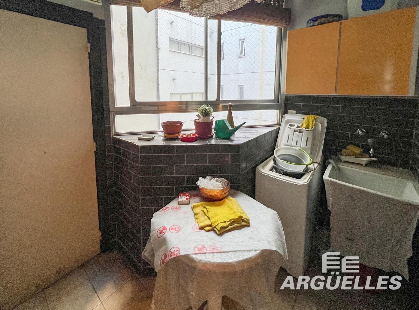 Departamento 2 Dormitorios sobre Bv Oroño