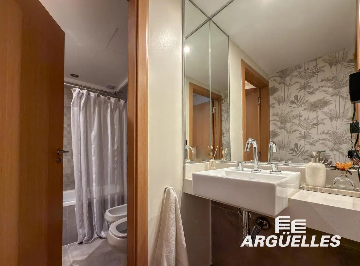 Venta Departamento 3 Dormitorios con Cochera Rosario Zona Río Mío 1