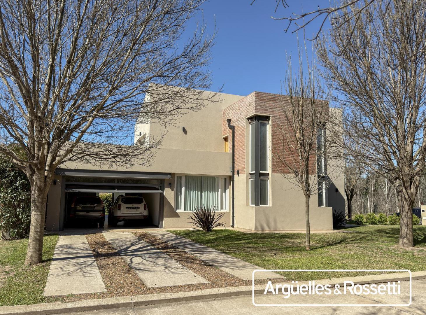 Foto de Venta Casa 3 Dormitorios en Funes, imagen 2