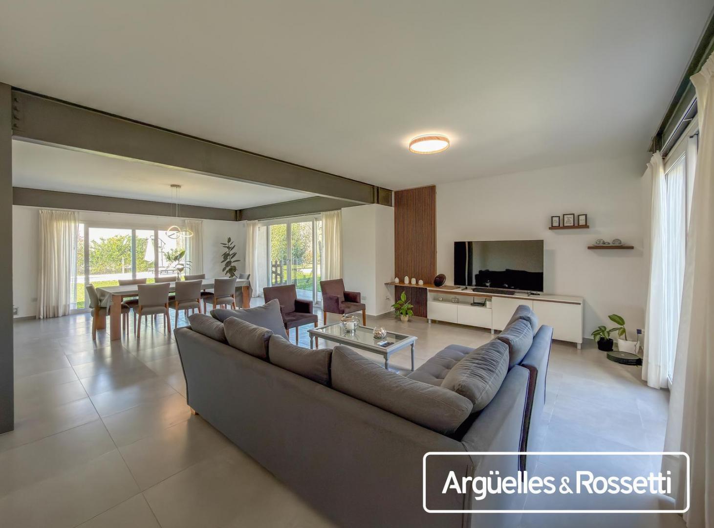 Foto de Venta Casa 3 Dormitorios en Funes, imagen 3