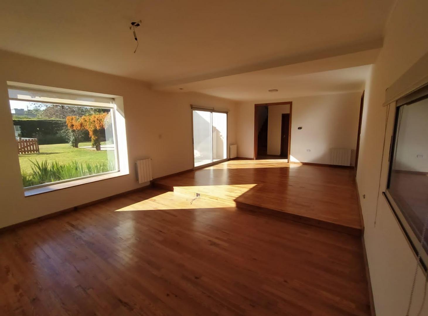 Foto de Casa 3 Dormitorios San Marino Funes Hills, imagen 1