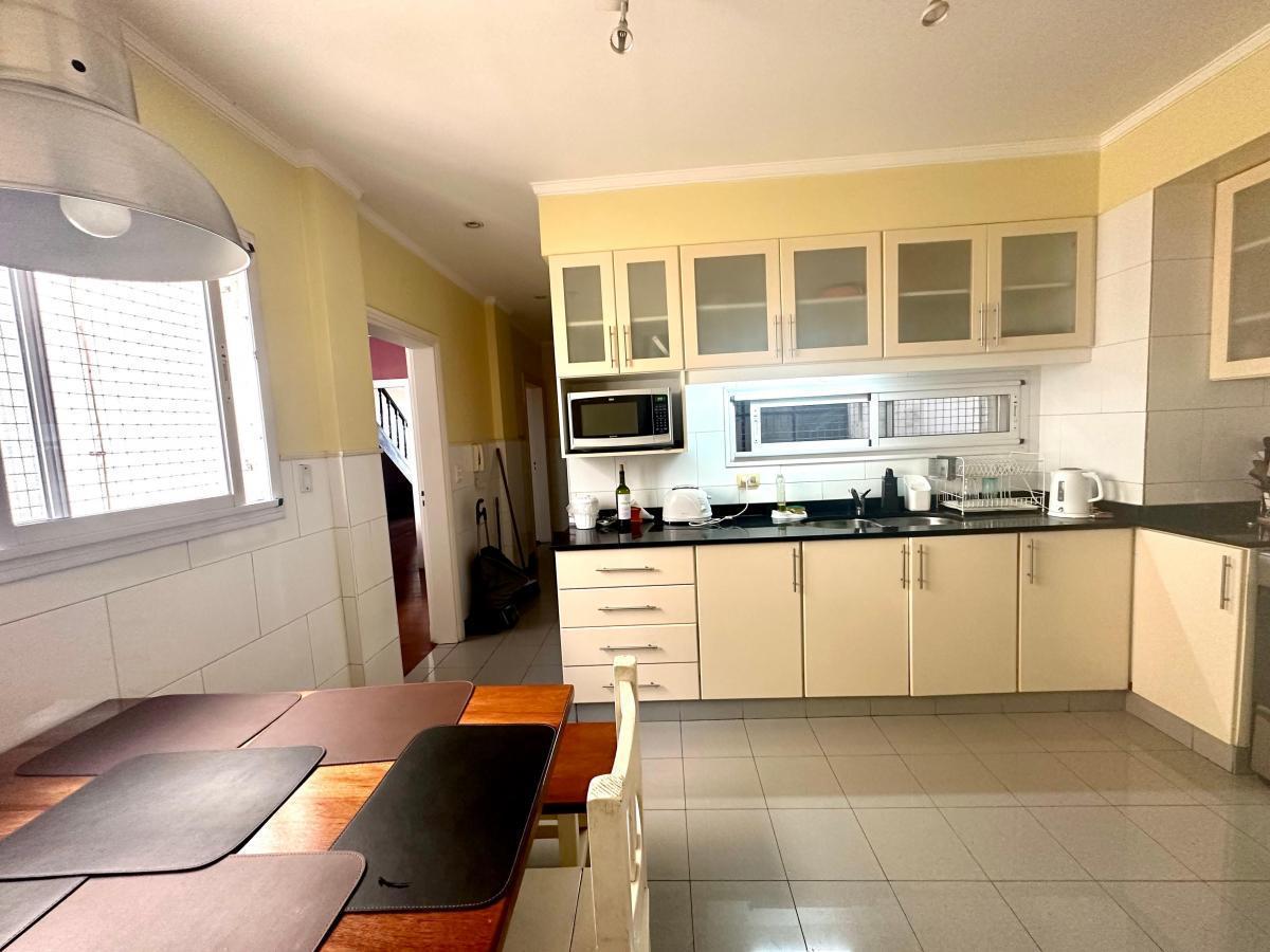 Departamento en Venta - 5 Ambientes - Cochera Fija y Balcon Terraza - Recoleta 5