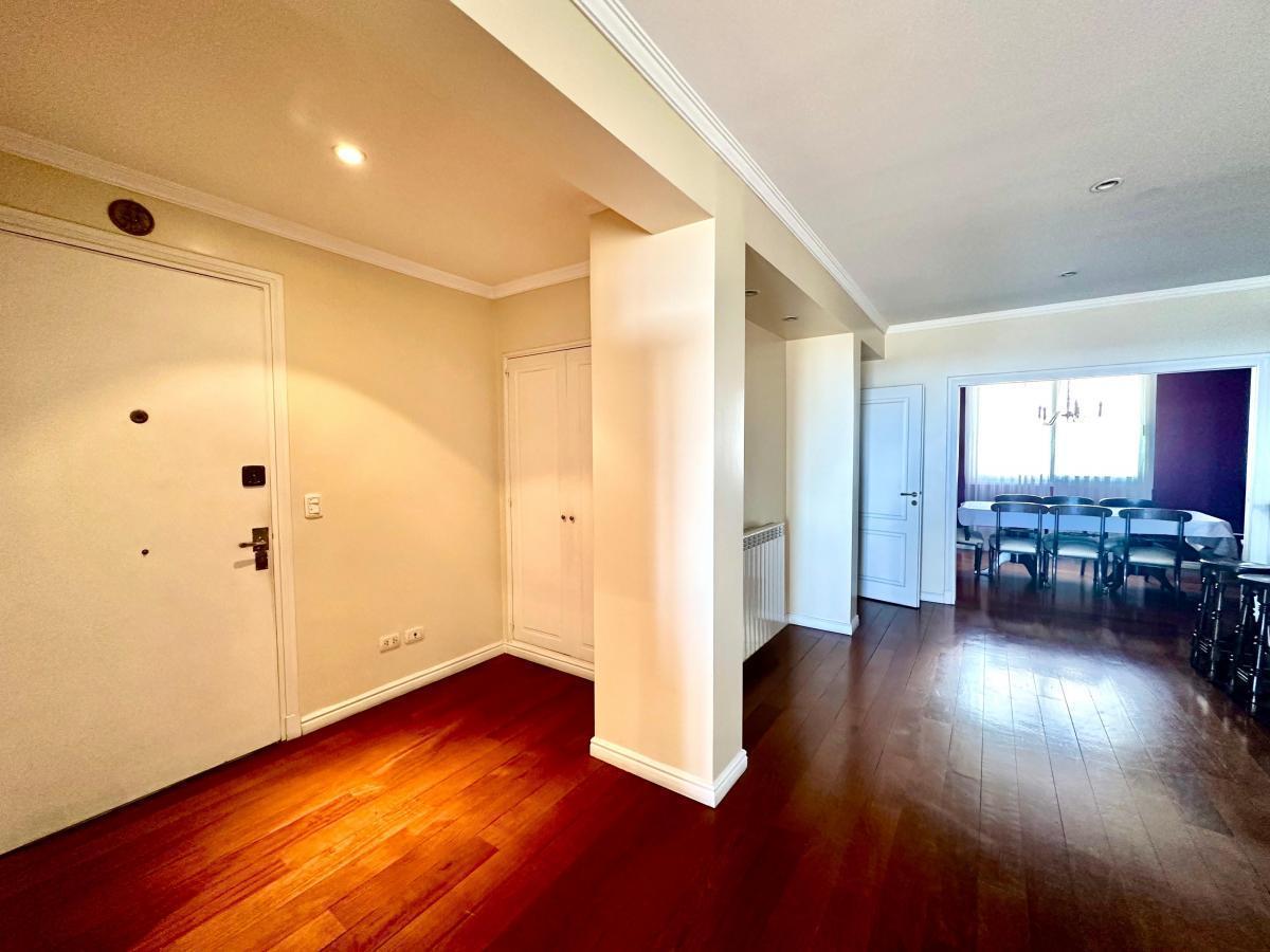 Departamento en Venta - 5 Ambientes - Cochera Fija y Balcon Terraza - Recoleta 1